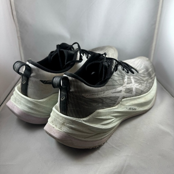 ASICS Superblast Running Shoes - Men's size 12 - Picture 3 of 13